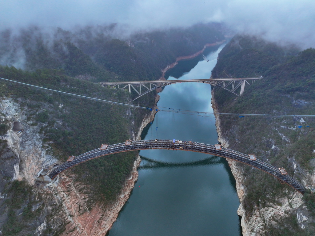 合龍后的烏江特大橋（3月5日攝，無人機照片）。