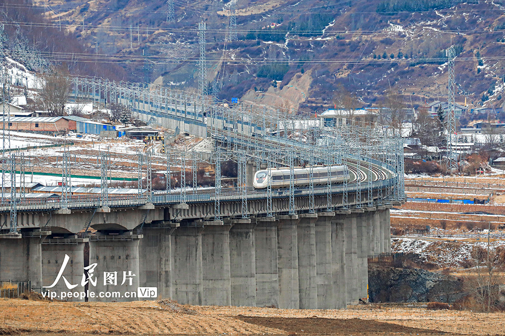 四川阿壩：動車飛馳 助力文旅市場【6】