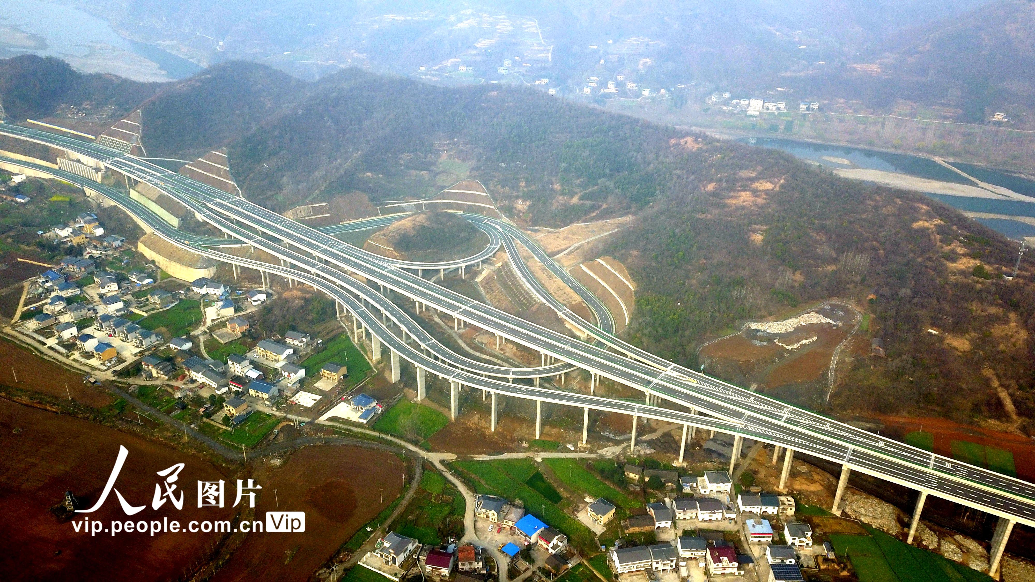 湖北十堰：十巫北高速通車【7】