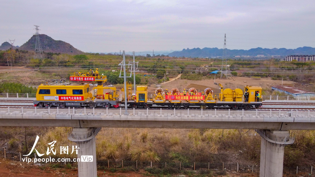 南憑高鐵崇憑段開始架設接觸網導線【3】