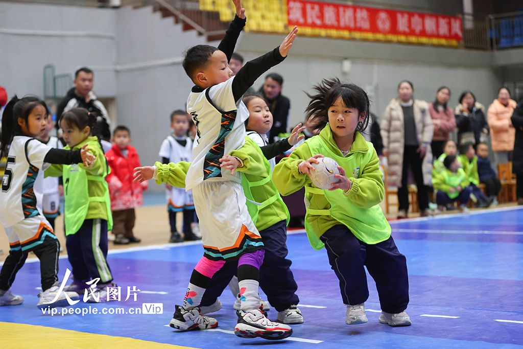 貴州丹寨：幼兒手球比賽激戰酣【3】