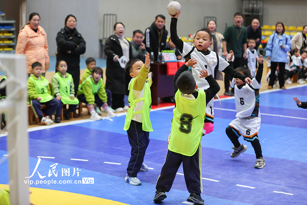 貴州丹寨：幼兒手球比賽激戰酣【4】