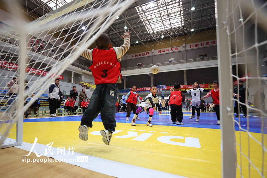 貴州丹寨：幼兒手球比賽激戰酣【5】