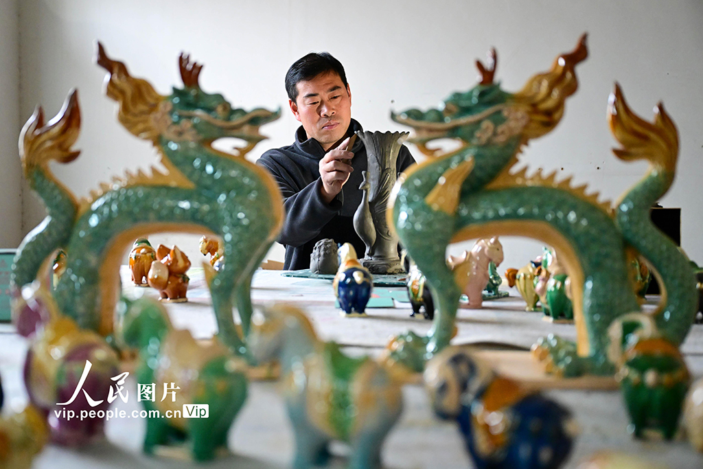 河南洛陽：唐三彩文創賦能鄉村振興