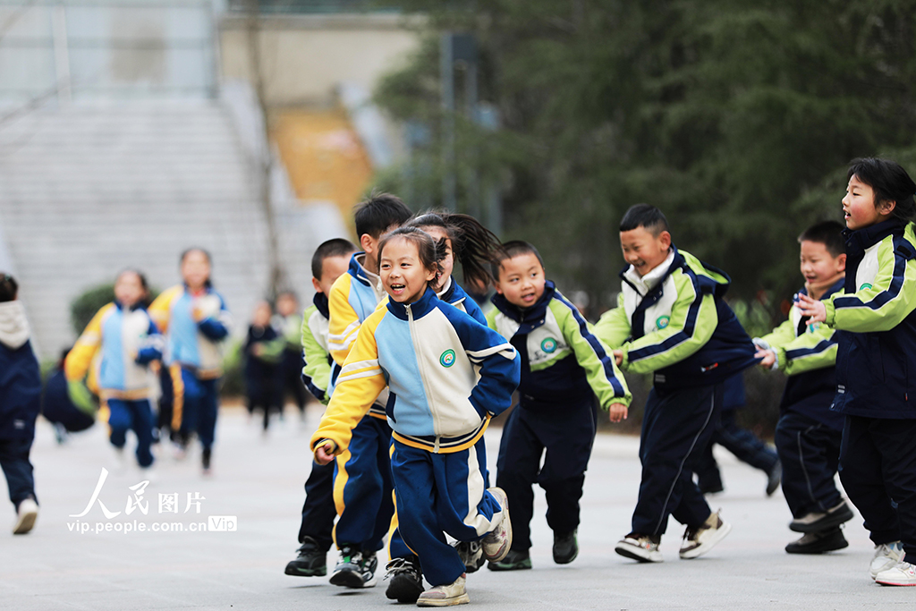 貴州黔西：趣味游戲 歡樂課間【5】