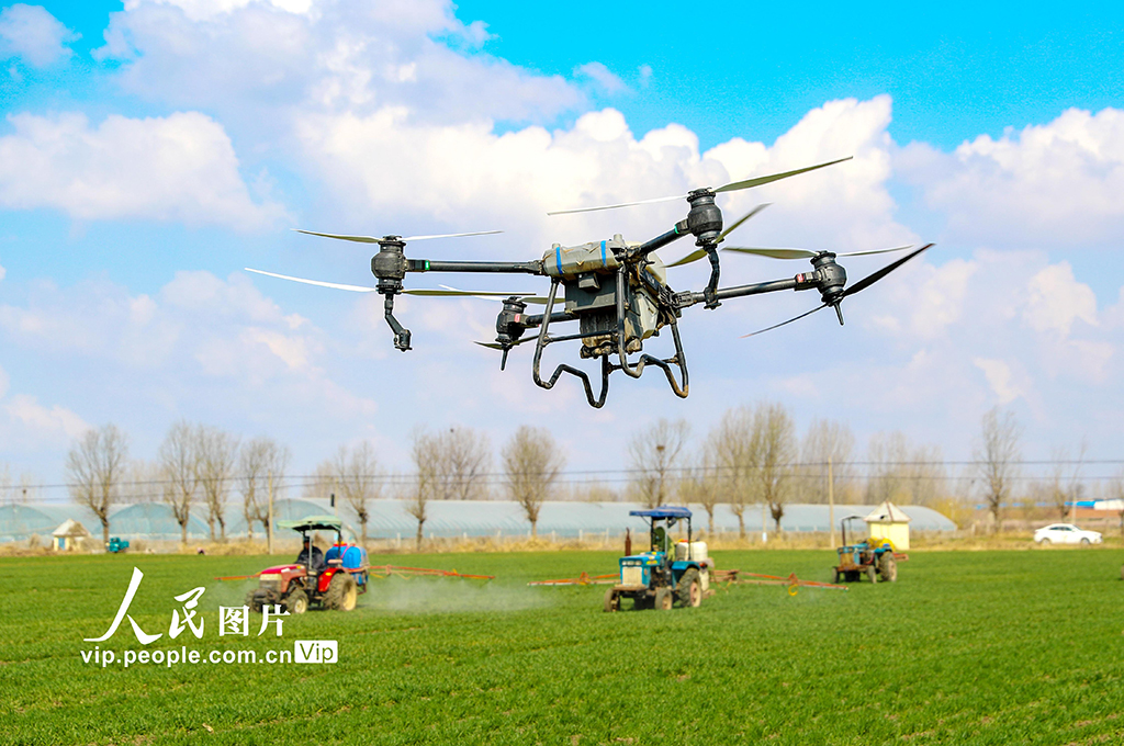 山東萊西：智能農機深耕春管一線