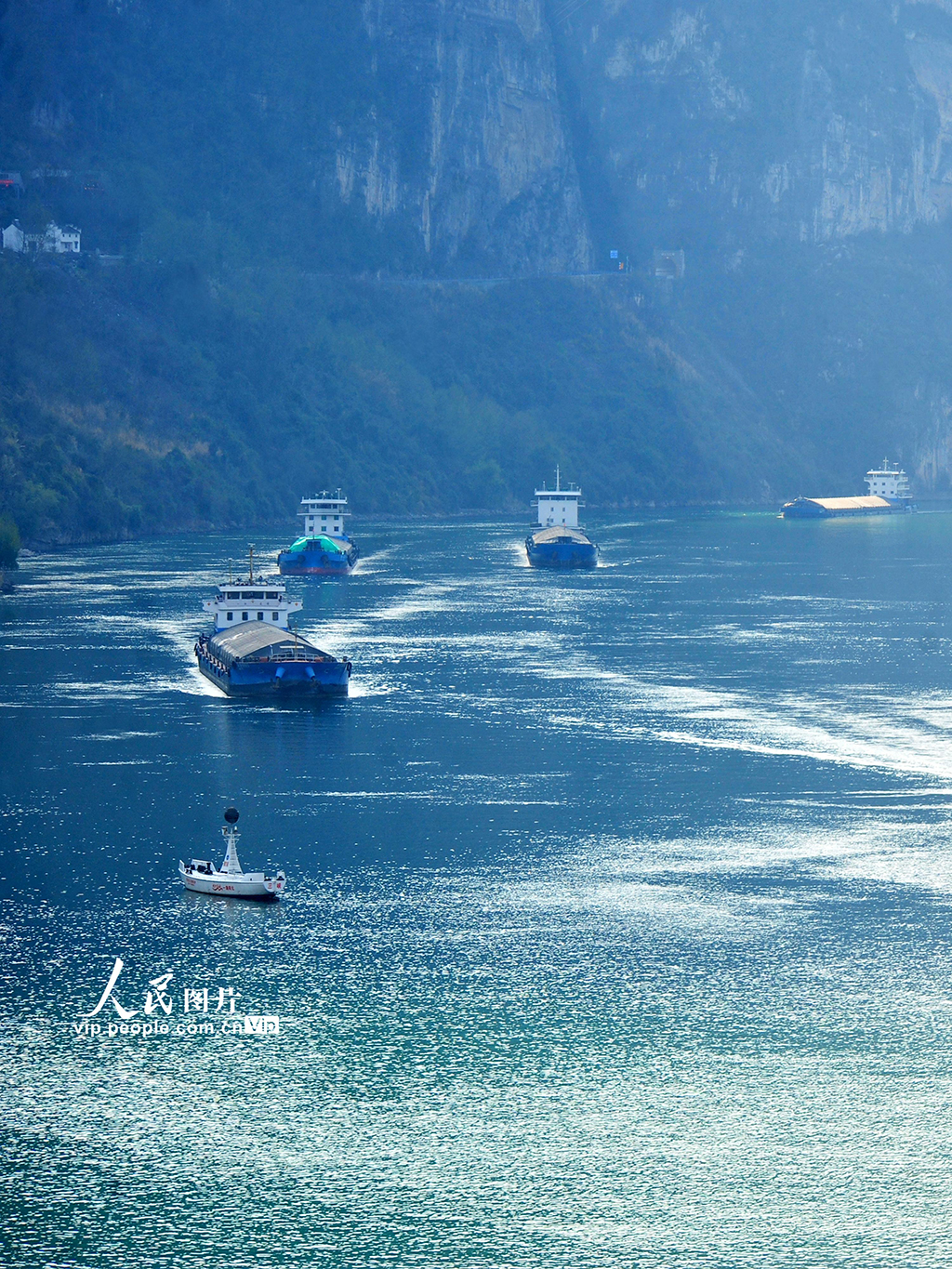 湖北宜昌：長江“黃金水道”貨運忙【3】