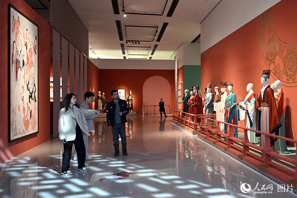 369件“云衣霓裳”展敦煌之美【5】