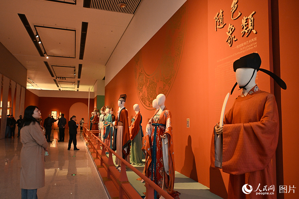 369件“云衣霓裳”展敦煌之美【3】