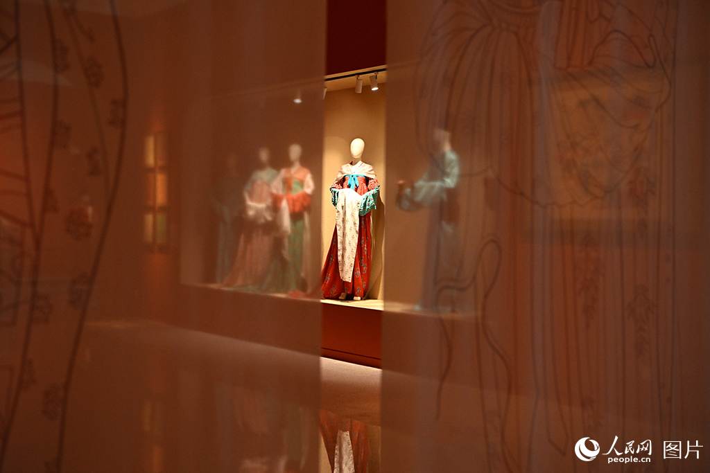 369件“云衣霓裳”展敦煌之美【2】