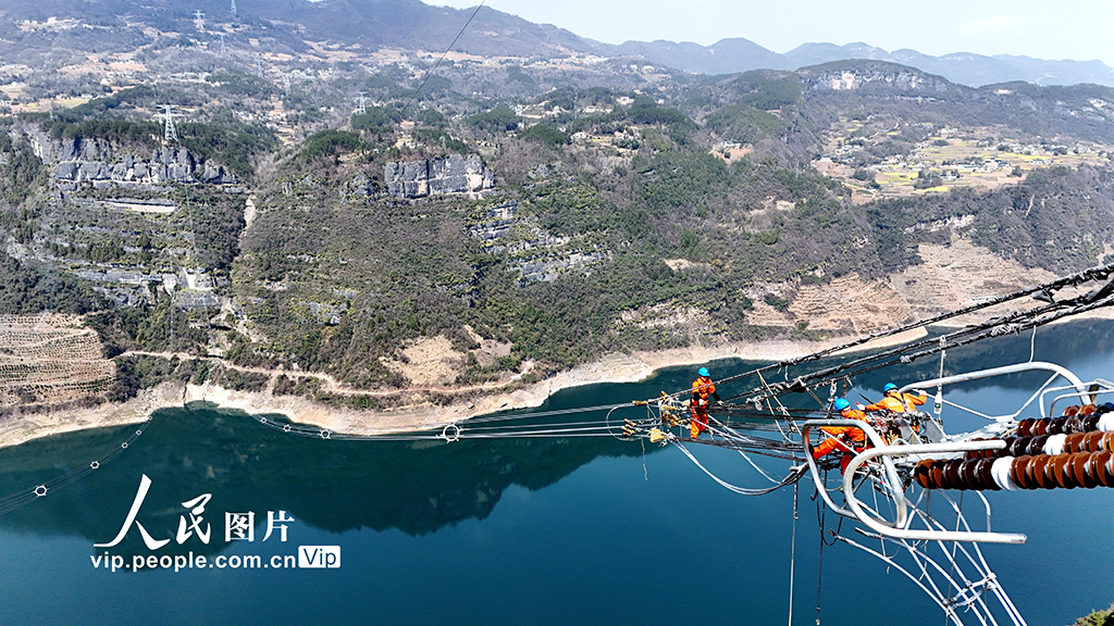 寧夏至湖南±800千伏特高壓直流輸電線路工程架線施工【2】