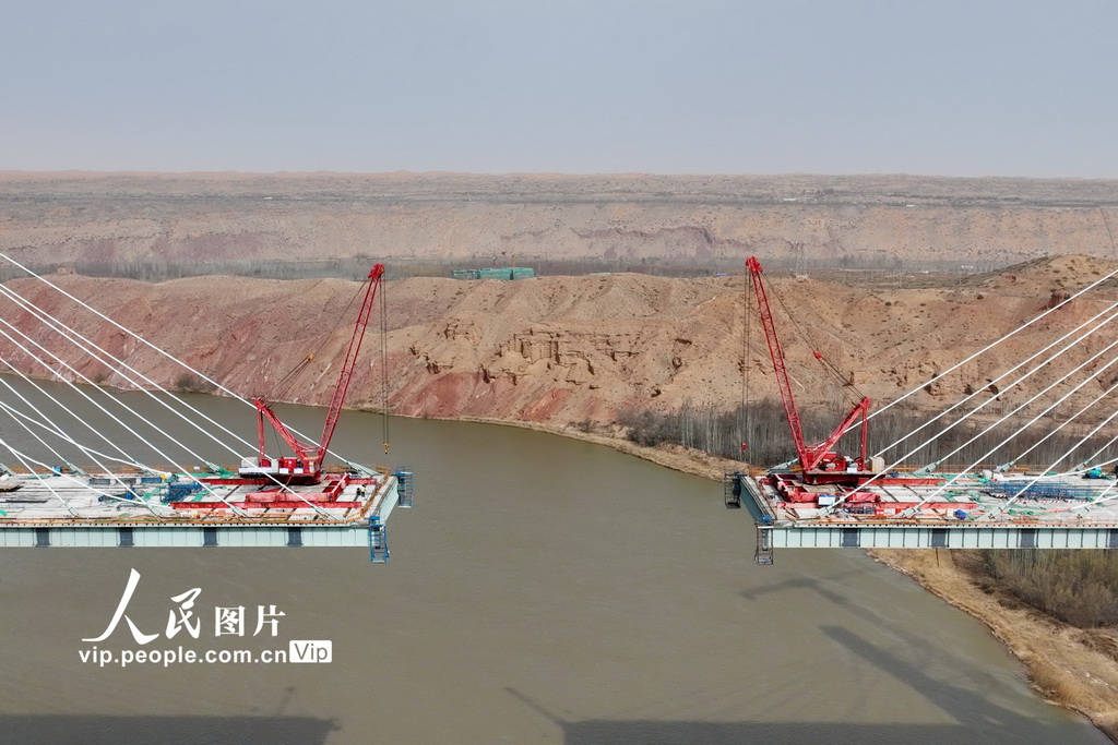 寧夏中衛：黑山峽黃河大橋建設有序進行【2】