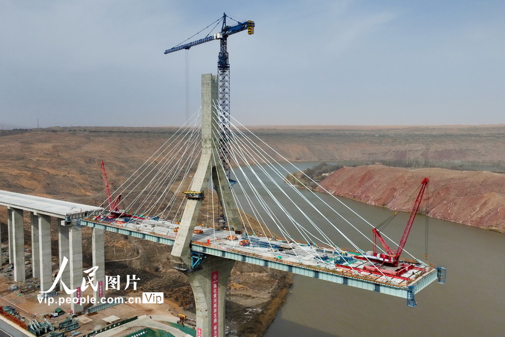寧夏中衛：黑山峽黃河大橋建設有序進行【3】
