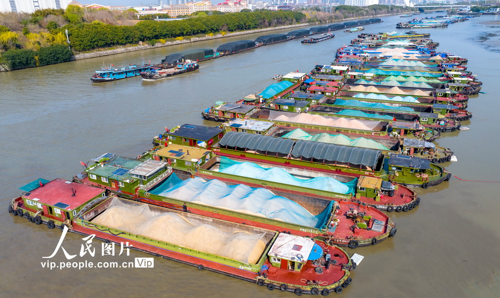 江蘇常州:船舶在京杭大運河往來穿梭【2】