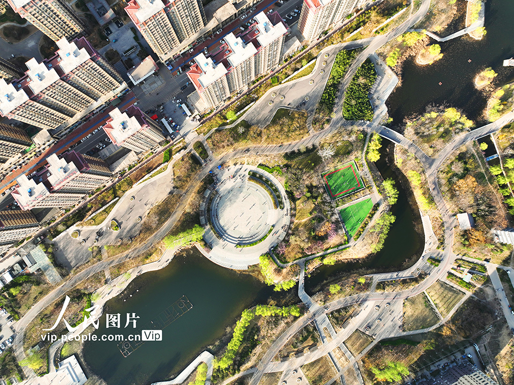 3月22日，航拍的山東省菏澤市鄄城縣古泉街道歷山公園。黃秀秀/人民圖片