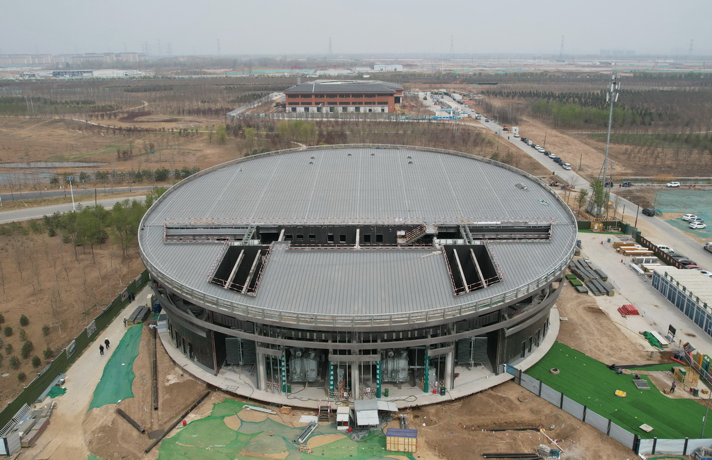 3月26日，工人在國網雄安新區復興220千伏變電站建設工地施工（無人機照片）。新華社記者 楊世堯 攝