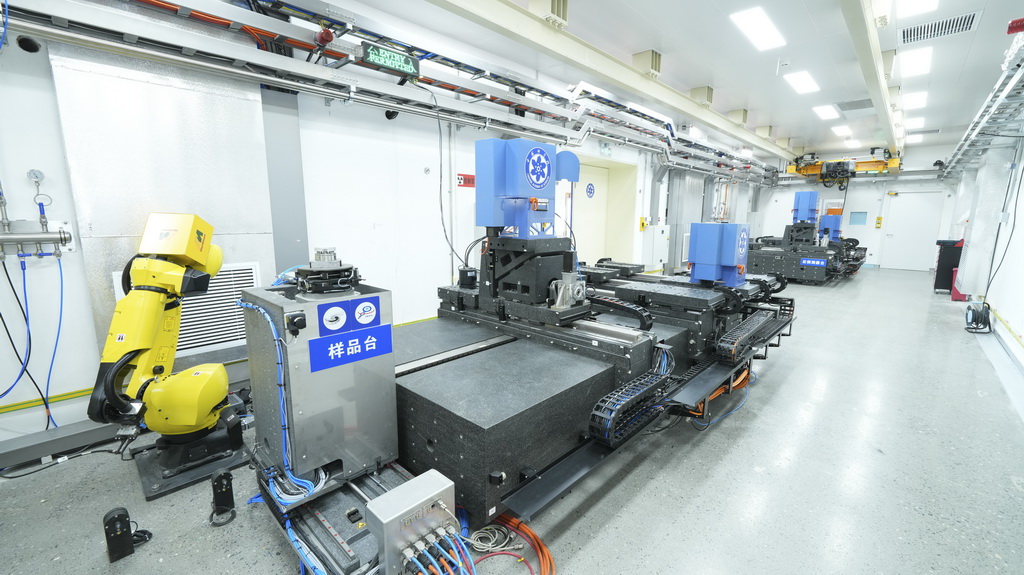 高能同步輻射光源硬X射線成像線站（2024年12月3日攝）。新華社發（袁廣 攝）