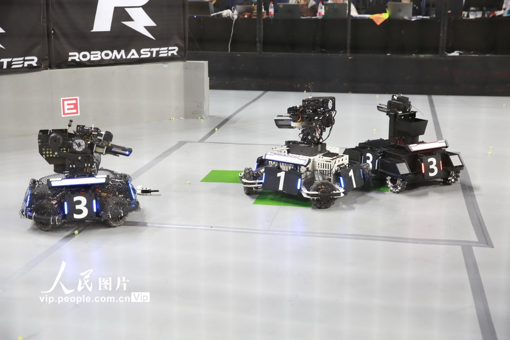 重慶:高校上演“機器人大戰”【4】