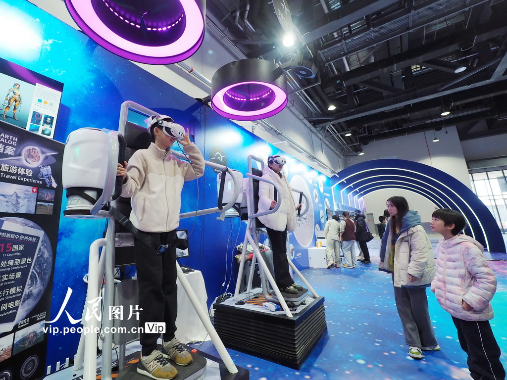 2025北京科幻嘉年華吸引觀眾【3】