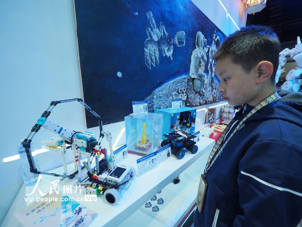 2025北京科幻嘉年華吸引觀眾【9】