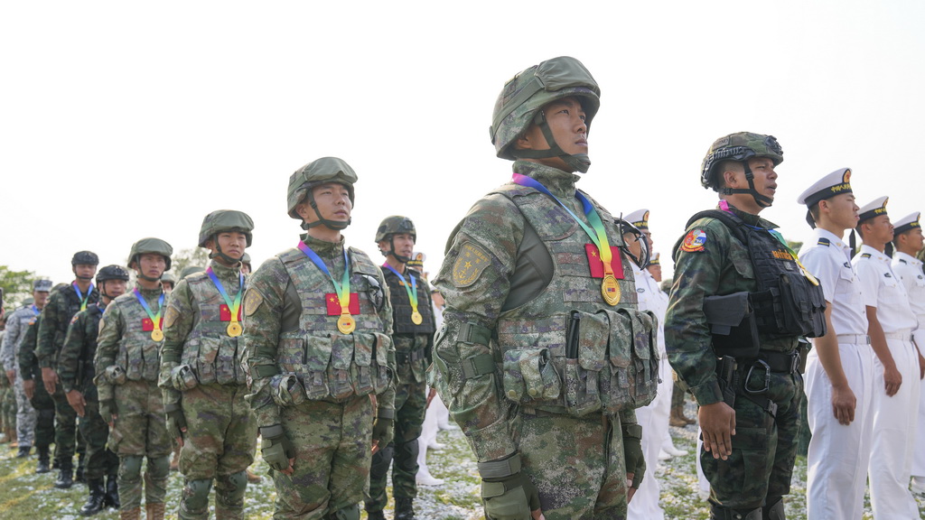 4月2日，中泰“藍色突擊-2025”海軍聯合訓練在廣東湛江某訓練場舉辦閉幕式。新華社發（賈成露 攝）