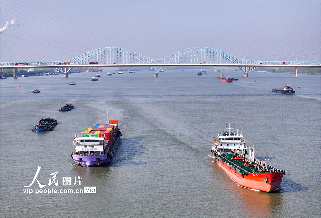江蘇南京:長江航運忙【2】