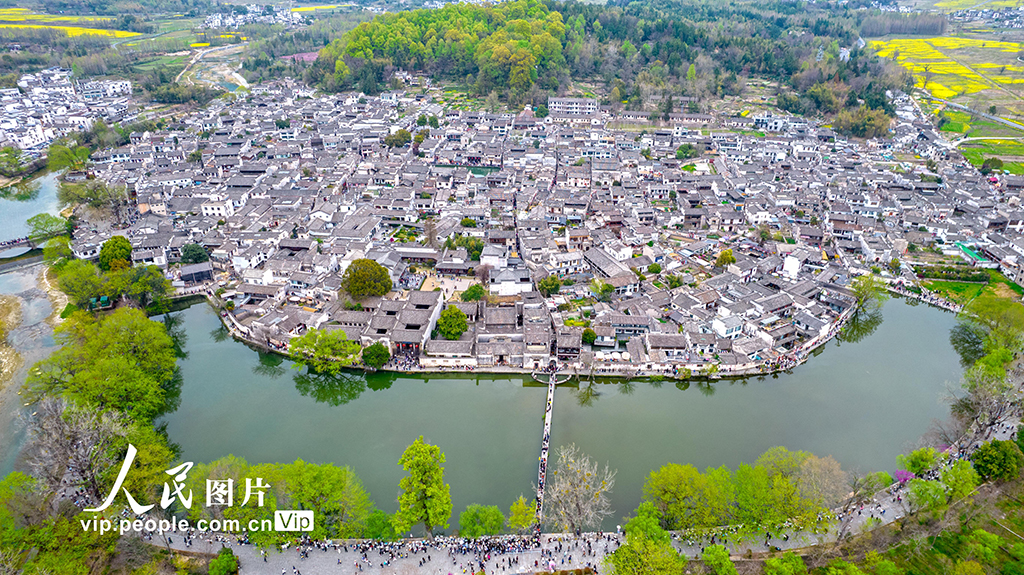 安徽黃山:宏村迎客來