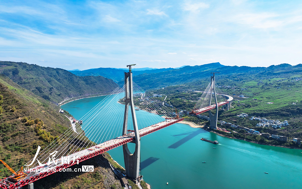 云南綏江：新市金沙江特大橋建設正酣【2】