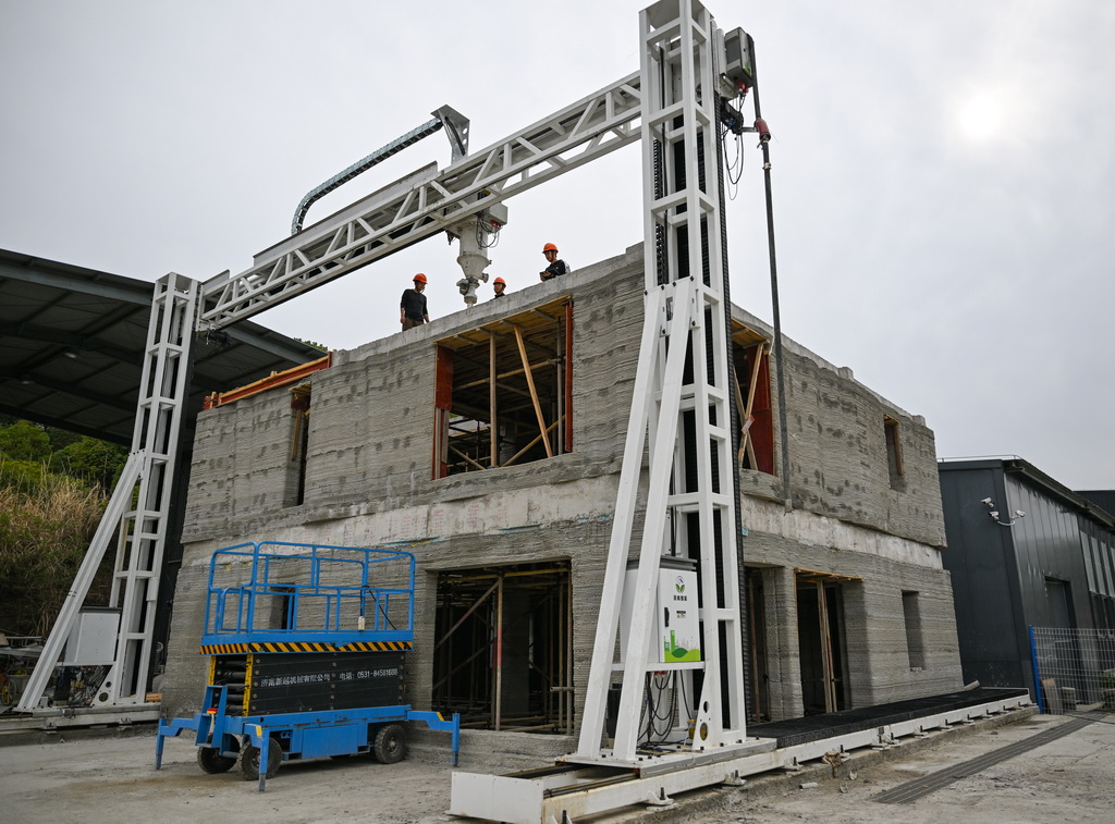 這是4月9日拍攝的3D打印機建設的雙層小樓。新華社記者 杜子璇 攝