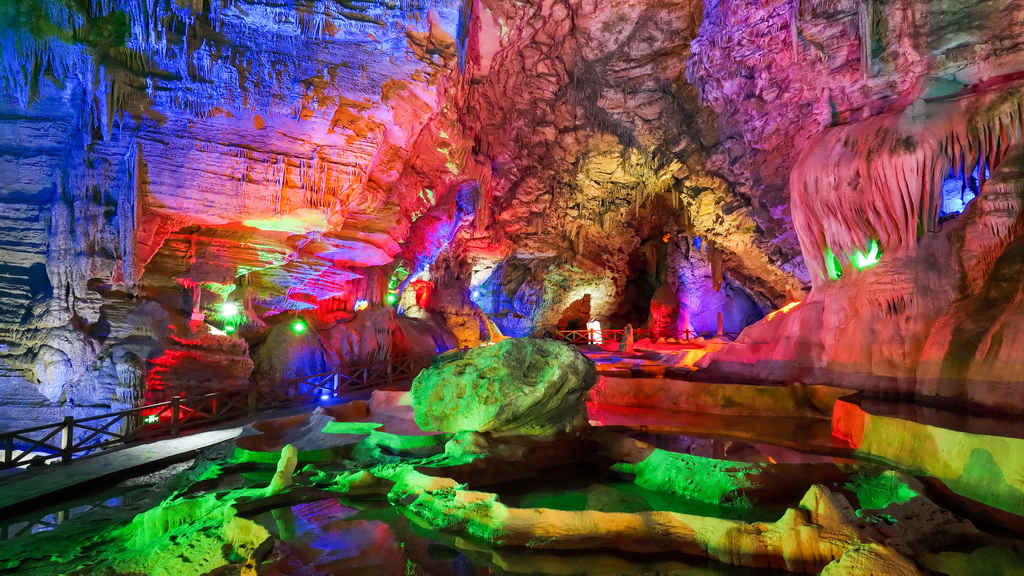 這是位于云陽世界地質公園的大安洞內景（4月7日攝）。新華社發