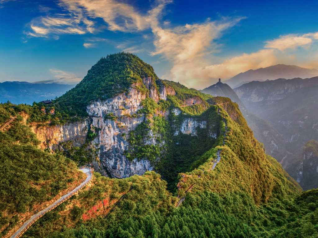 這是云陽世界地質公園景象（2024年11月24日攝，無人機照片）。新華社發