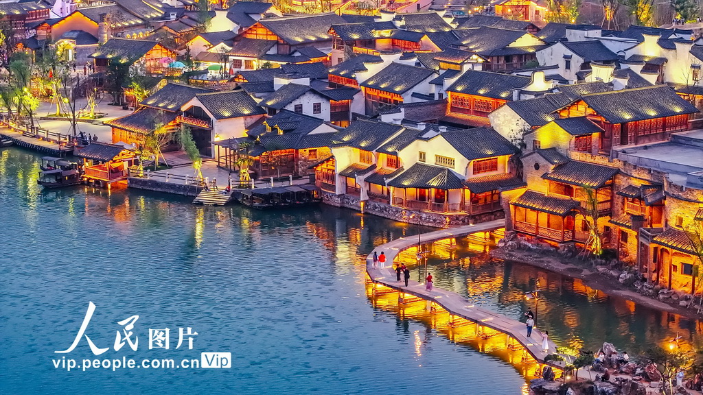 江蘇宜興：窯湖小鎮夜色迷人