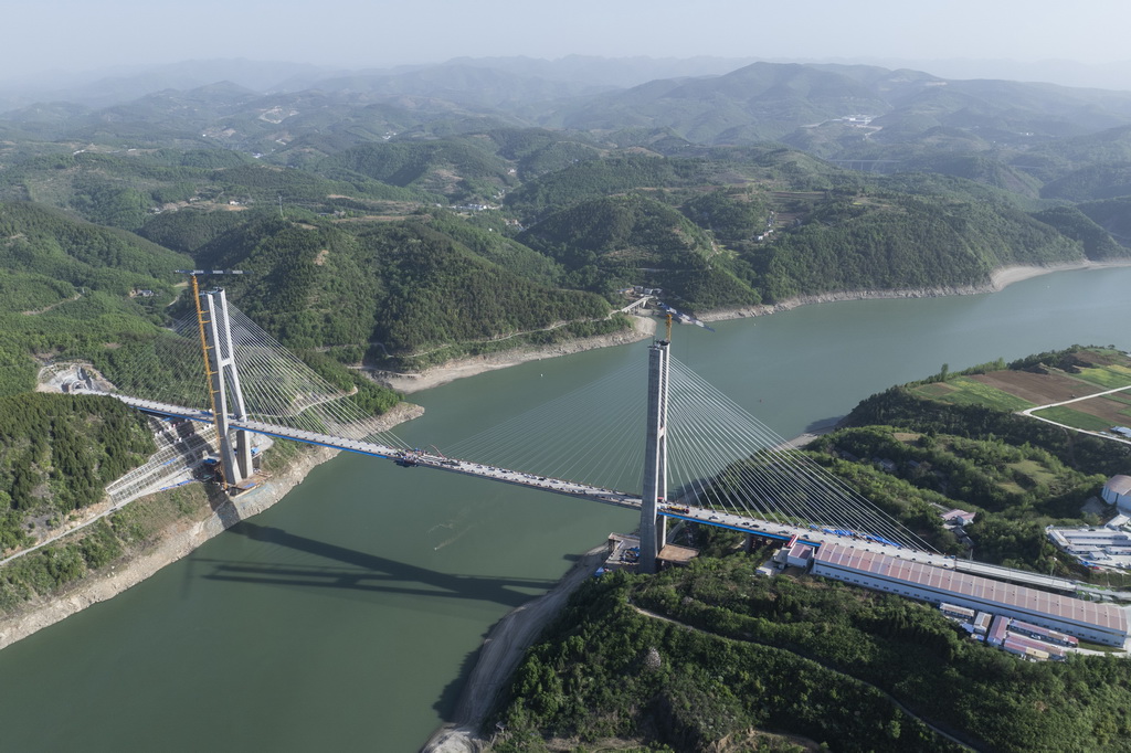 4月14日拍攝的漢江特大橋（無人機照片）。