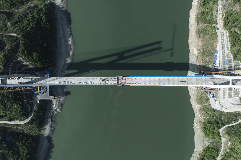 4月14日拍攝的漢江特大橋（無人機照片）。