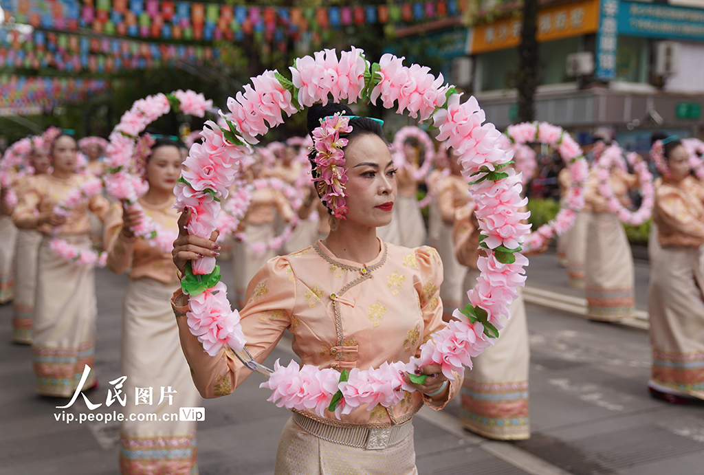 云南景洪:文化大游演 喜慶潑水節【4】