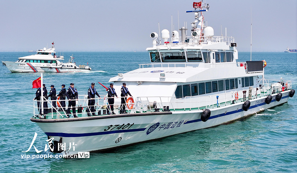 山東青島舉行“國門利劍2025”海陸空聯合執法行動【2】