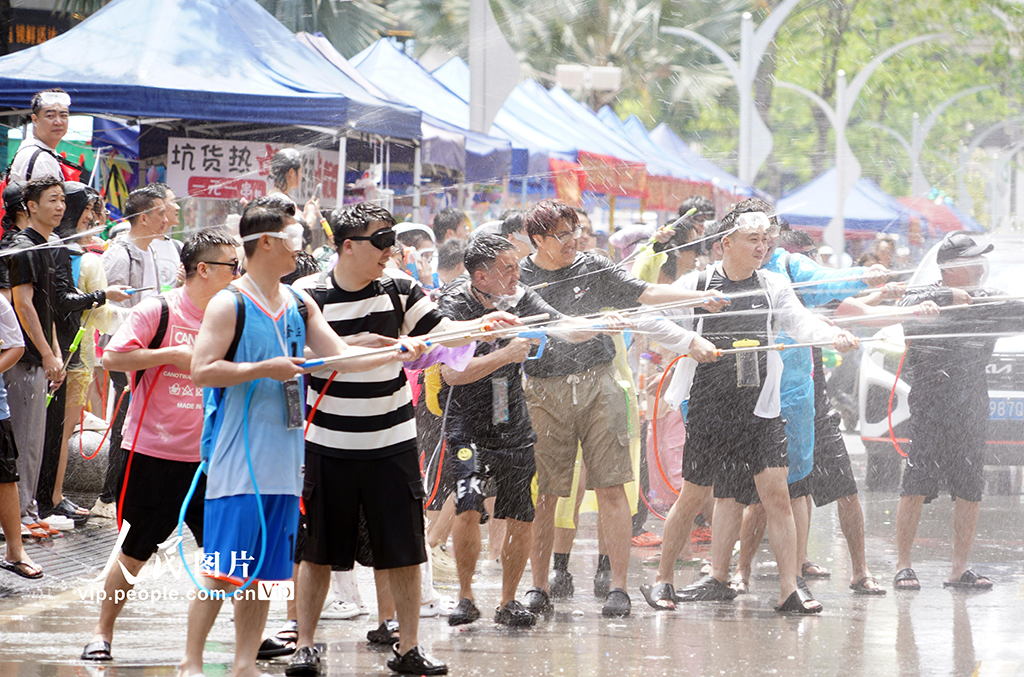 云南景洪:潑灑幸福水 慶祝潑水節【7】