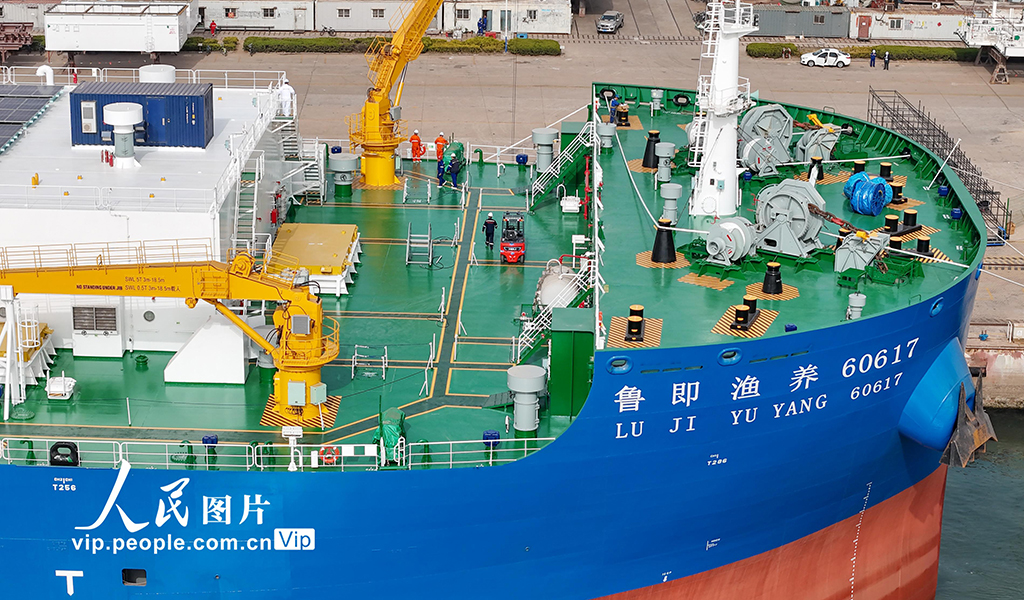 全球首艘15萬噸級智慧漁業養殖工船在山東青島交付運營【6】