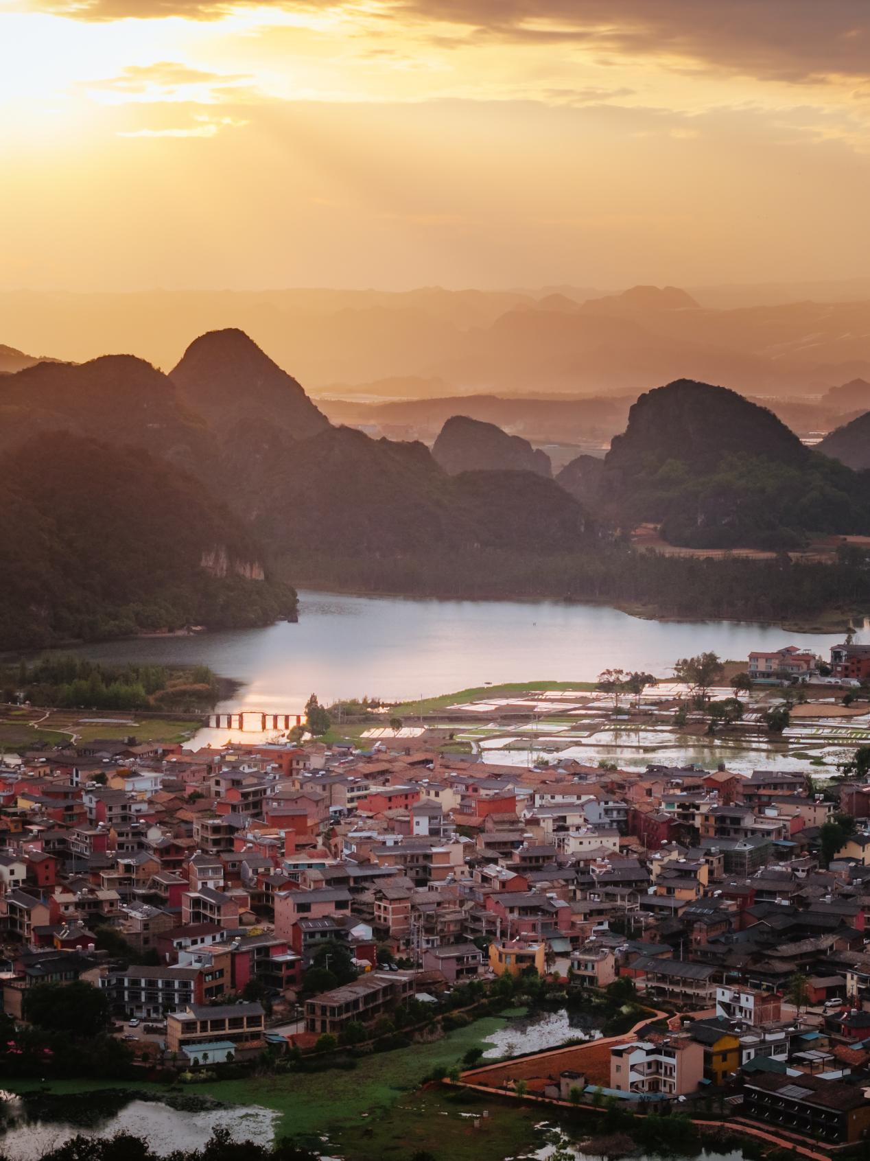 云南文山普者黑景區：千峰疊翠連碧水 生態人文共天成