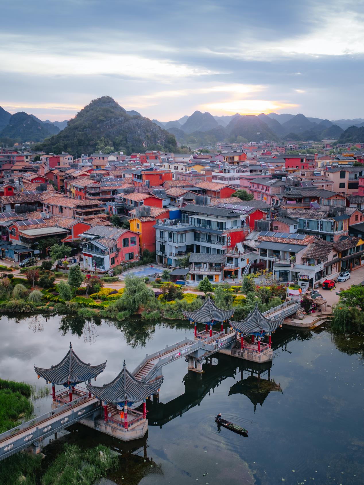 云南省文山州丘北縣普者黑景區。邱活攝