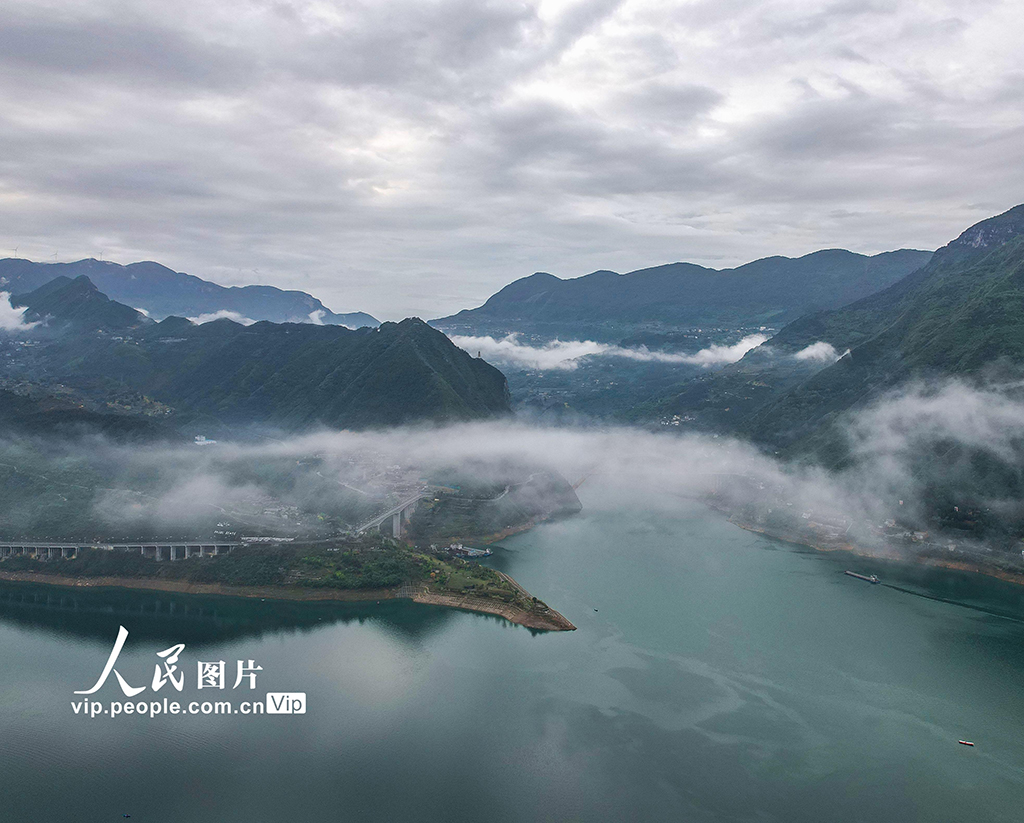 重慶巫山：高峽平湖美如畫