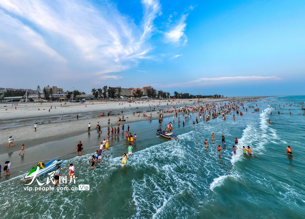 廣西北海：踏浪戲水【3】