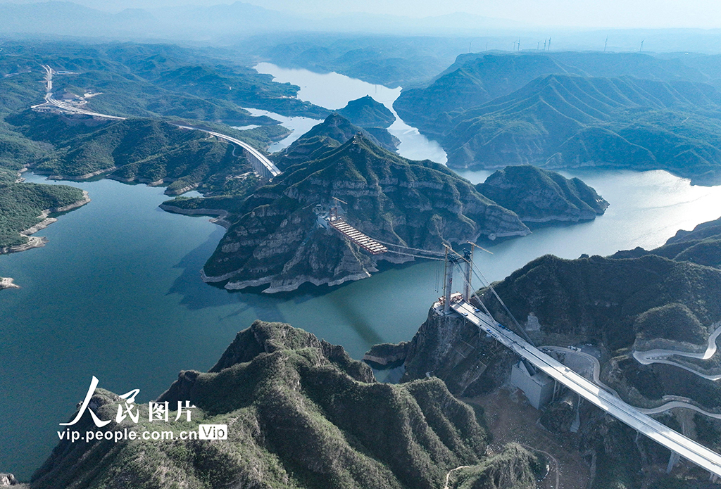 河南濟源：濟新高速公路黃河大橋建設有序推進【2】