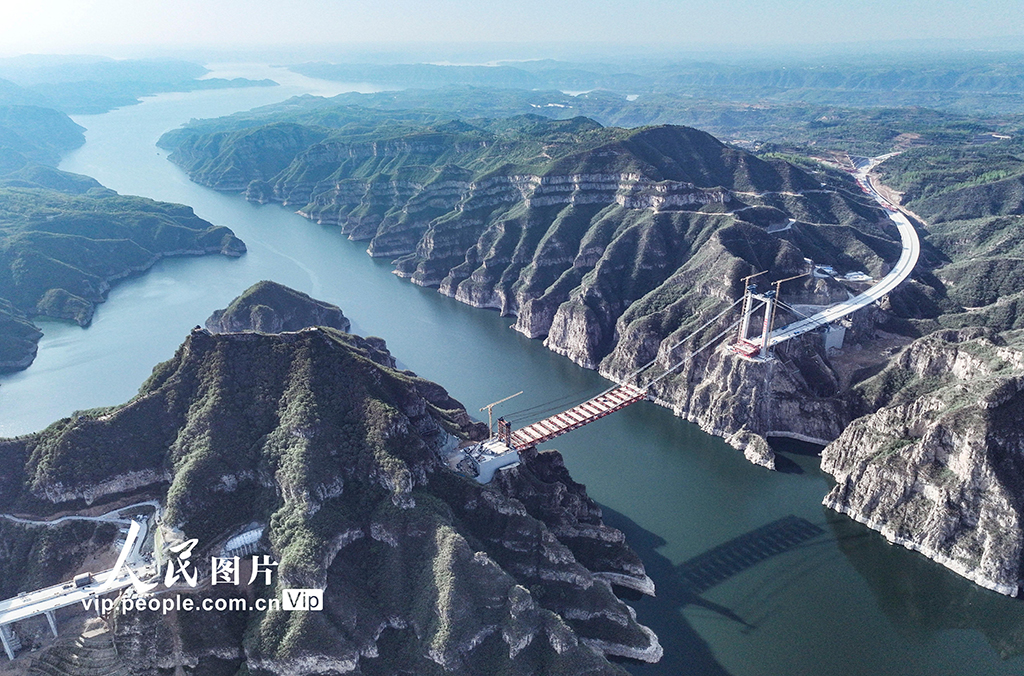 河南濟源：濟新高速公路黃河大橋建設有序推進【3】