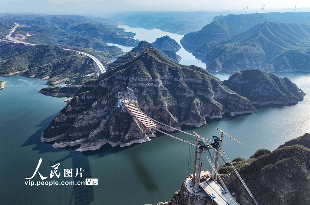 河南濟源：濟新高速公路黃河大橋建設有序推進【4】