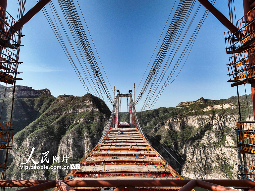 河南濟源：濟新高速公路黃河大橋建設有序推進【5】