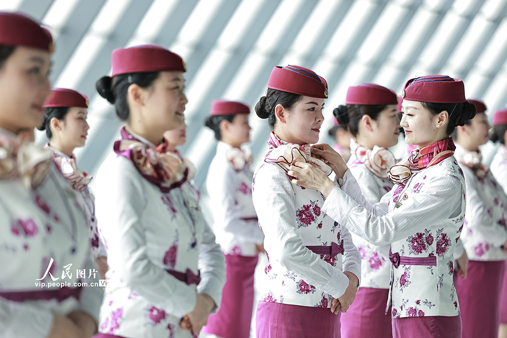 乘務員進行禮儀培訓 備戰“五一”假期【5】