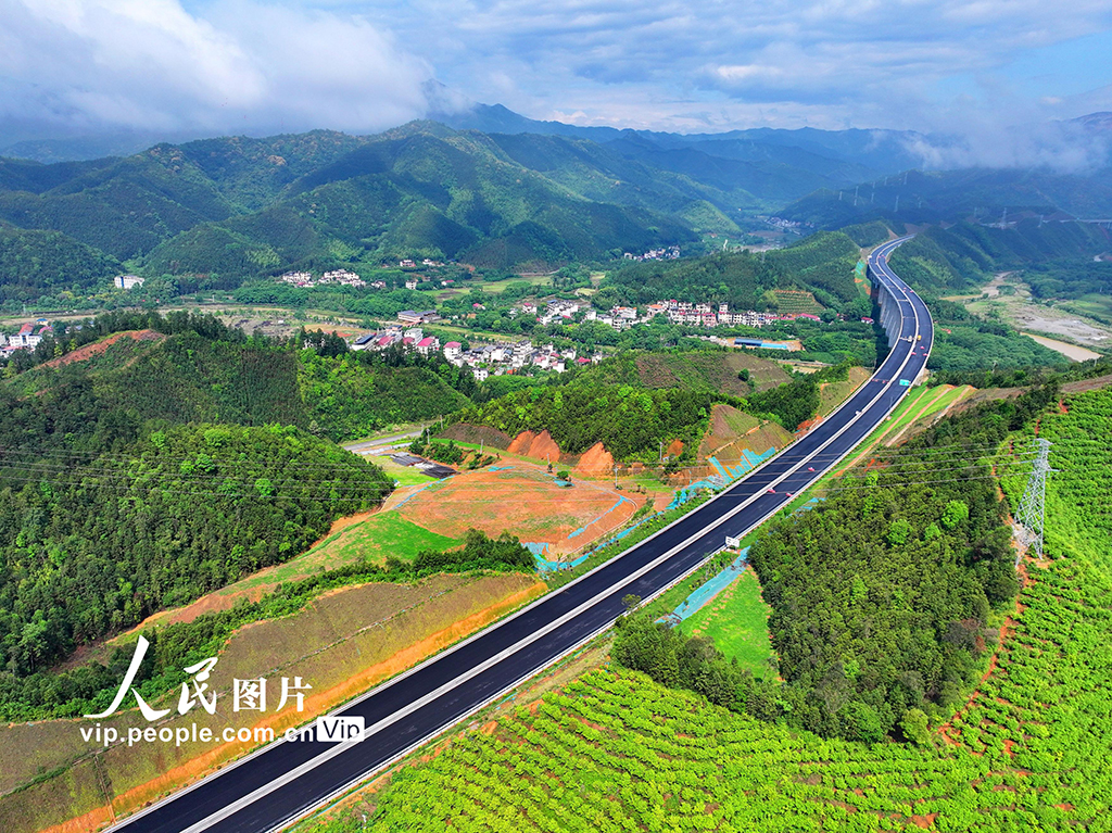 江西大余:高速公路建設正酣【5】