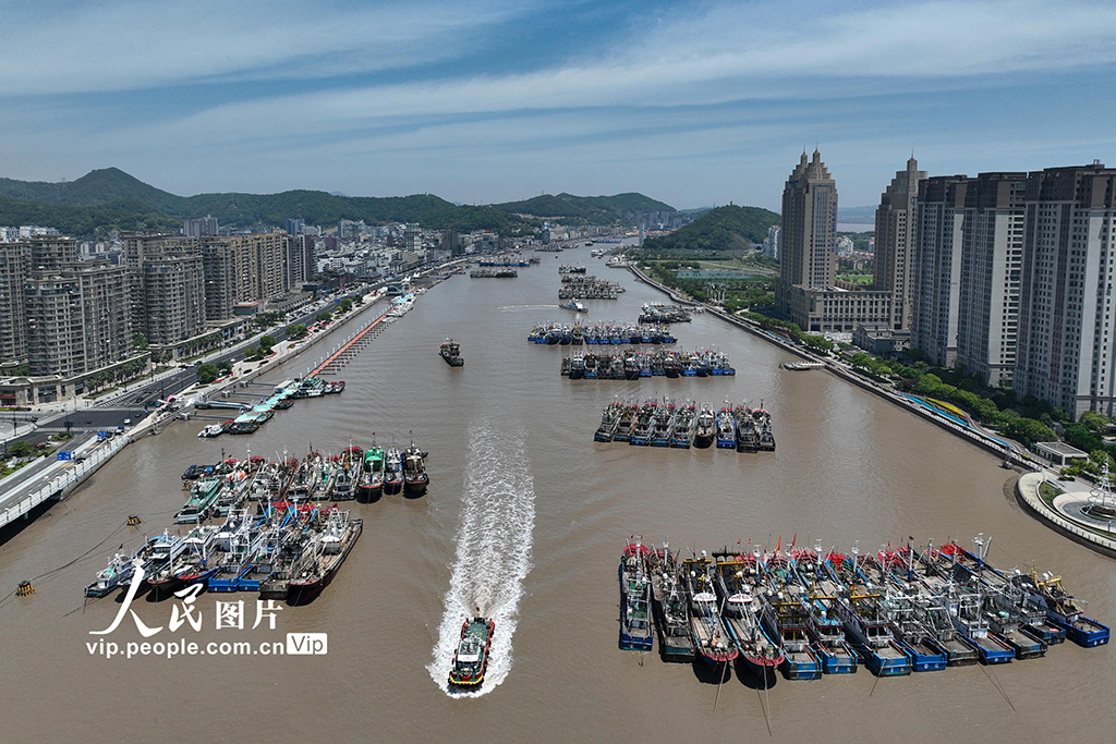 浙江舟山:漁船歸港迎休漁【2】