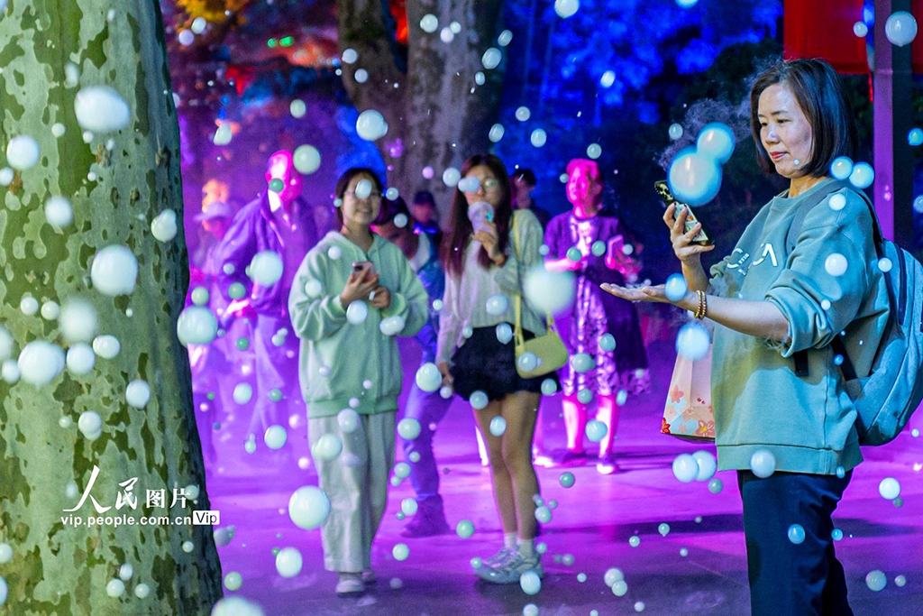 上海：光影盛宴點亮靜安商圈【3】